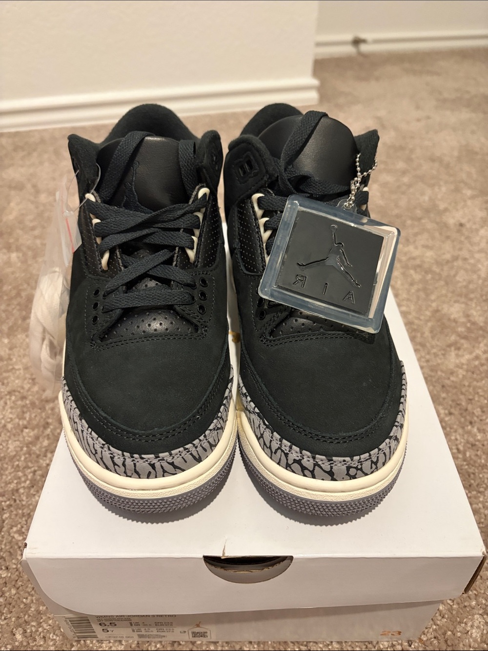 Jordan Black/Cement Grey Air Jordan 3 Retro Sneakers